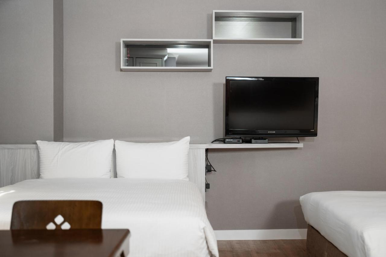 Fu Hsiang Hotel Yilan Exterior photo